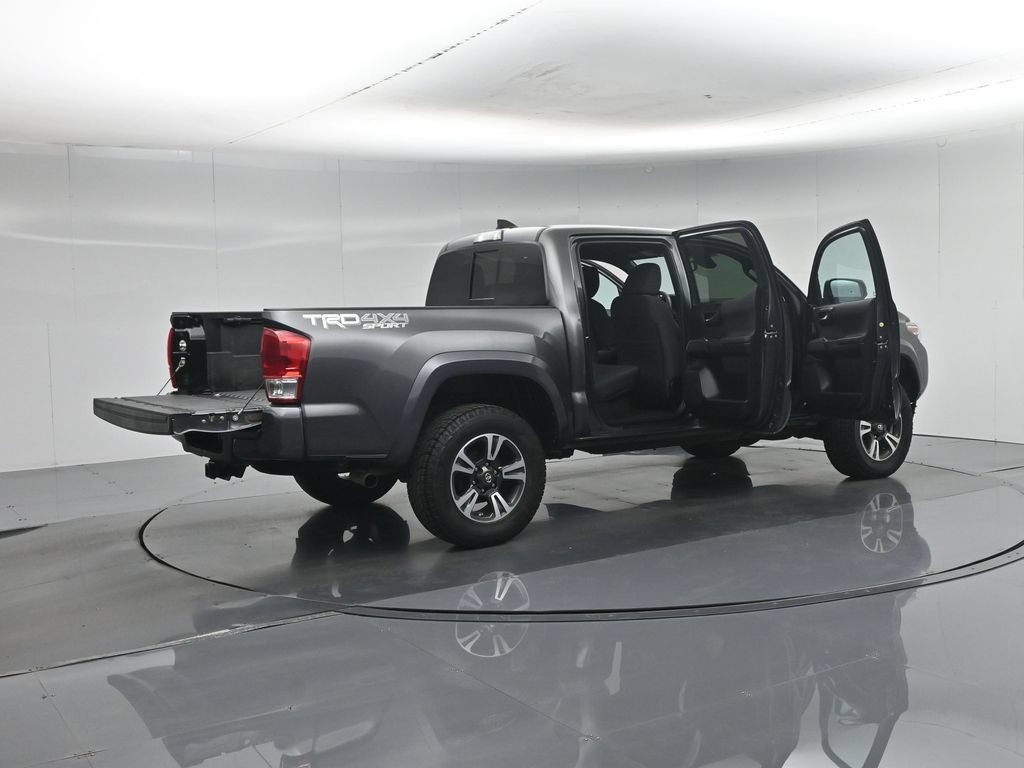 Used 2019 Toyota Tacoma TRD Sport AWD/4WD image 6