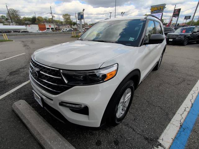 Certified 2023 Ford Explorer XLT w/ Equipment Group 202A AWD/4WD image 3