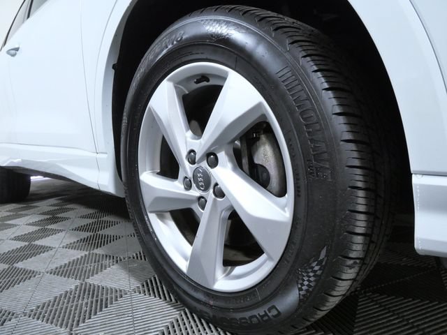 Used 2019 Audi Q3 2.0T Premium AWD/4WD image 2