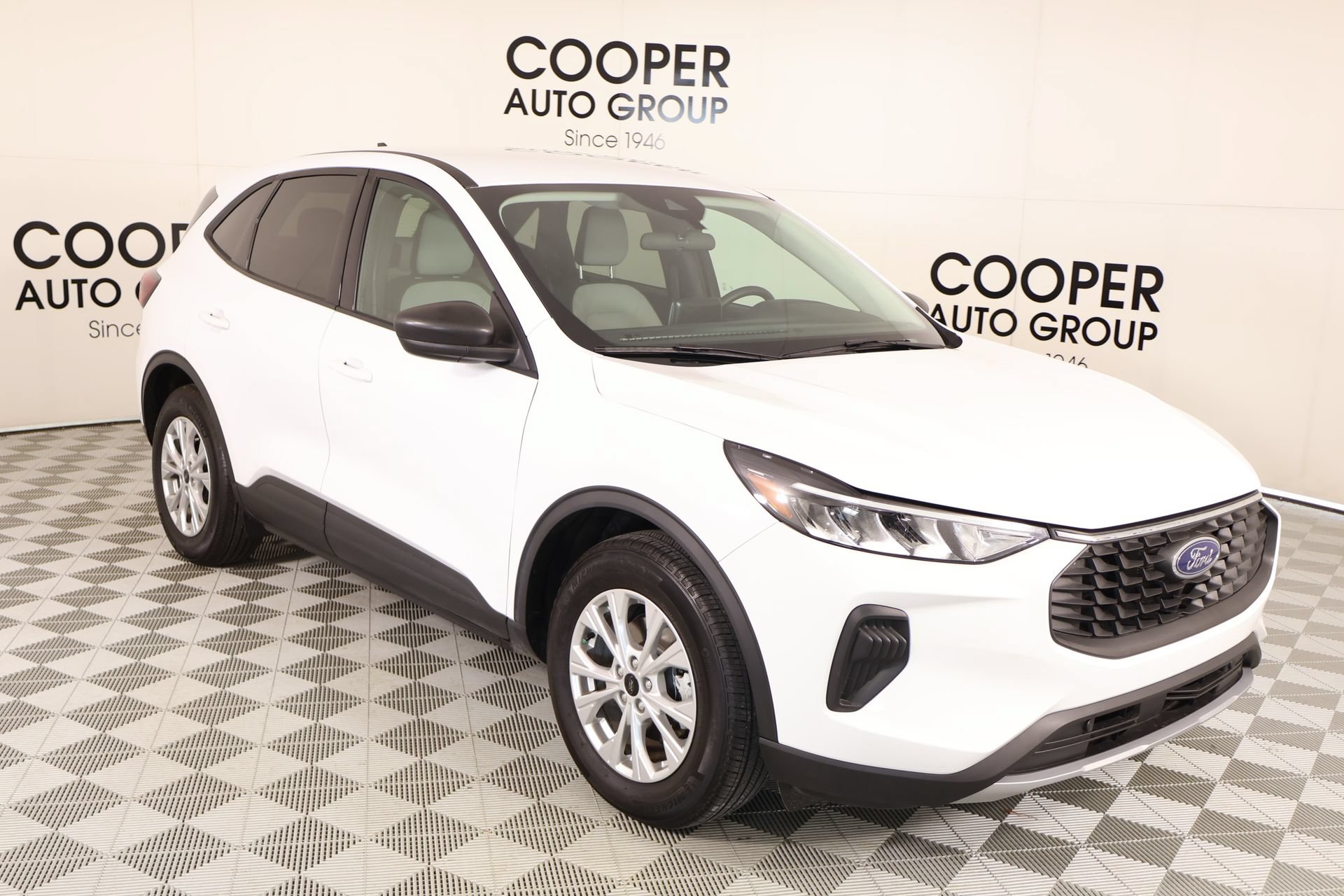Certified 2025 Ford Escape Active FWD image 1