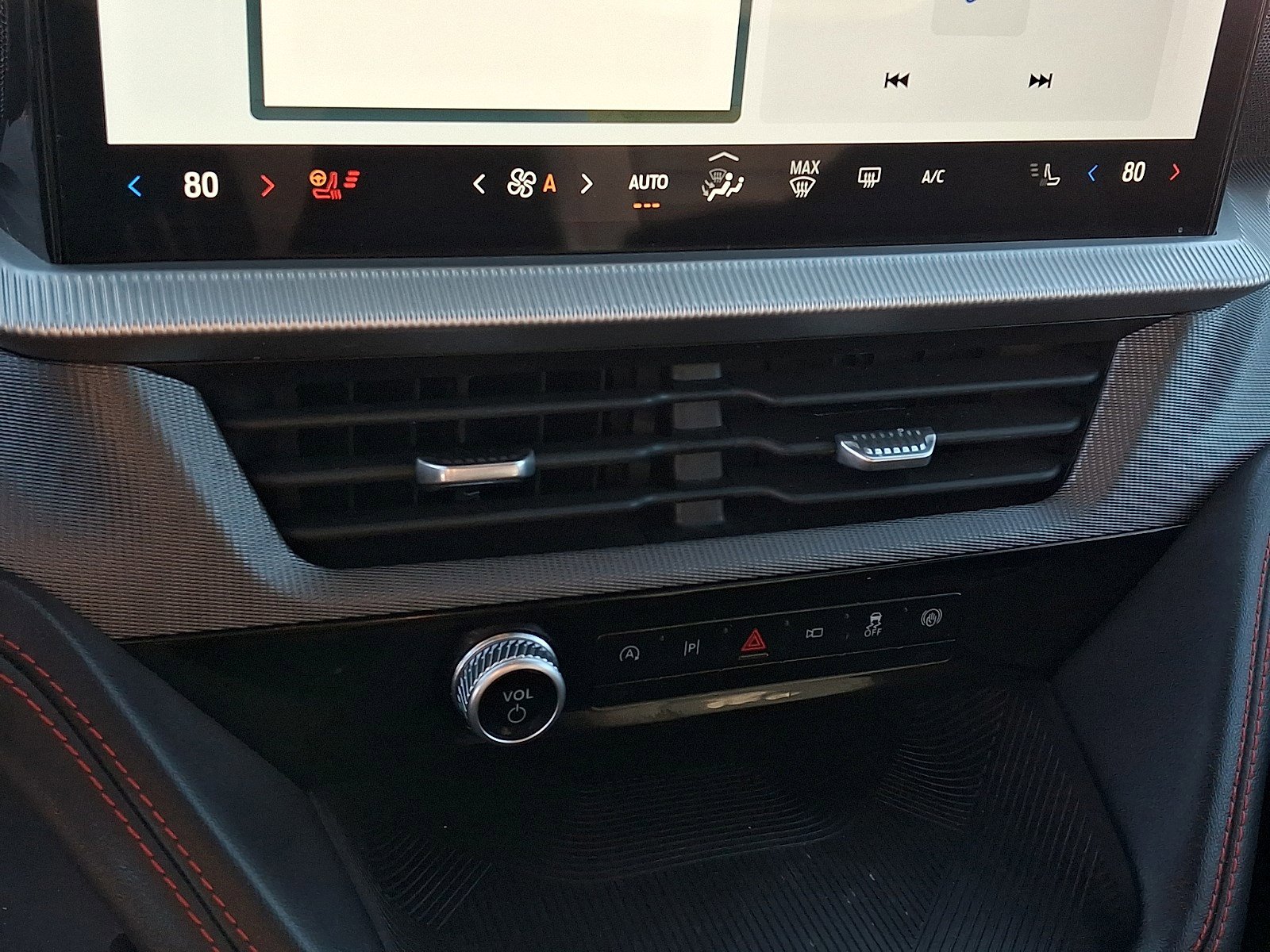 Certified 2025 Ford Explorer ST-Line w/ ST-Line Street Pack image 14