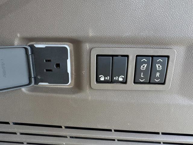 Used 2021 GMC Yukon Denali image 14