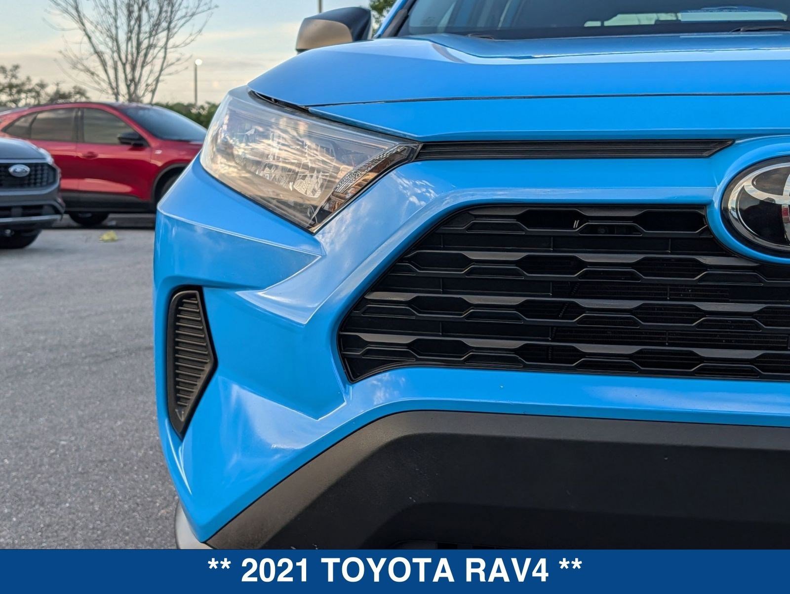 Used 2021 Toyota RAV4 LE image 9
