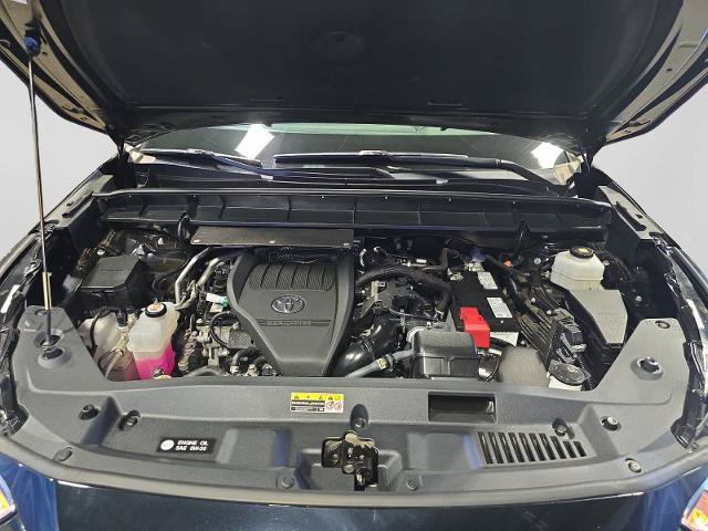 Used 2024 Toyota Highlander AWD image 8