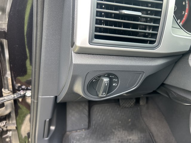 Used 2021 Volkswagen Atlas SE FWD image 12