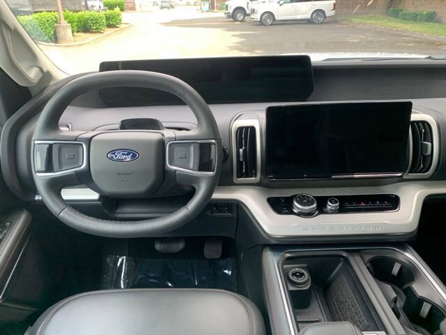 Certified 2025 Ford Expedition Active AWD/4WD image 21