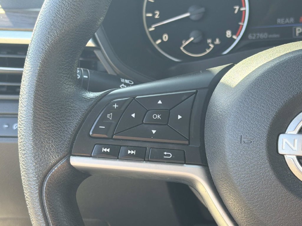 Used 2024 Nissan Altima 2.5 SV FWD image 10