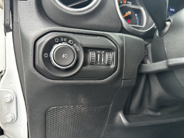 Used 2020 Jeep Wrangler Unlimited Sahara w/ Dual Top Group AWD/4WD image 28