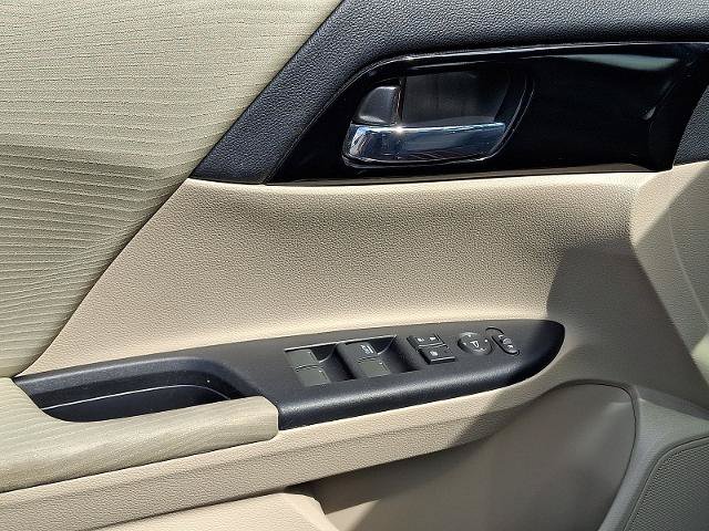 Used 2017 Honda Accord LX image 12