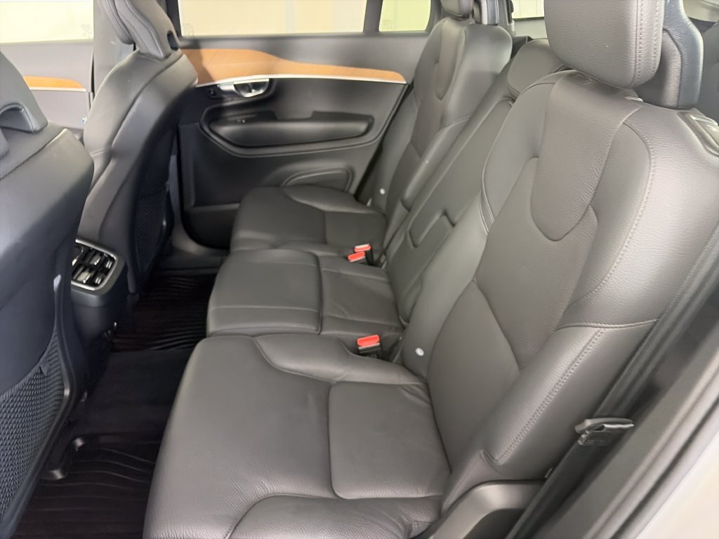 Used 2024 Volvo XC90 B5 Plus AWD/4WD image 13