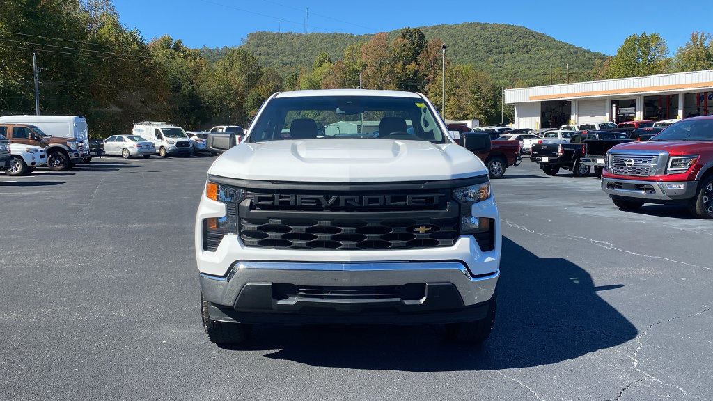 Used 2022 Chevrolet Silverado 1500 W/T RWD image 2