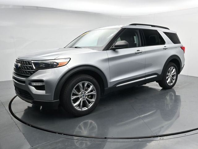 Certified 2022 Ford Explorer XLT w/ Equipment Group 202A AWD/4WD image 4