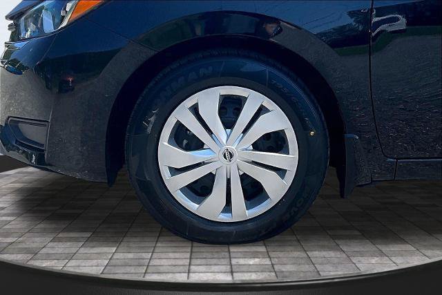 Used 2023 Nissan Versa S FWD image 9
