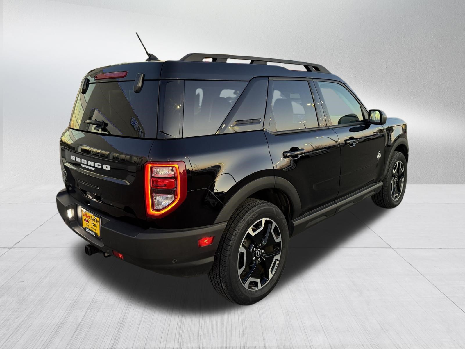 Certified 2023 Ford Bronco Sport Outer Banks w/ Tech Package AWD/4WD image 7