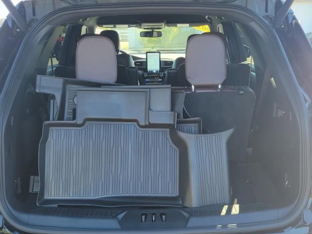 Certified 2022 Ford Explorer Platinum w/ Equipment Group 601A image 12