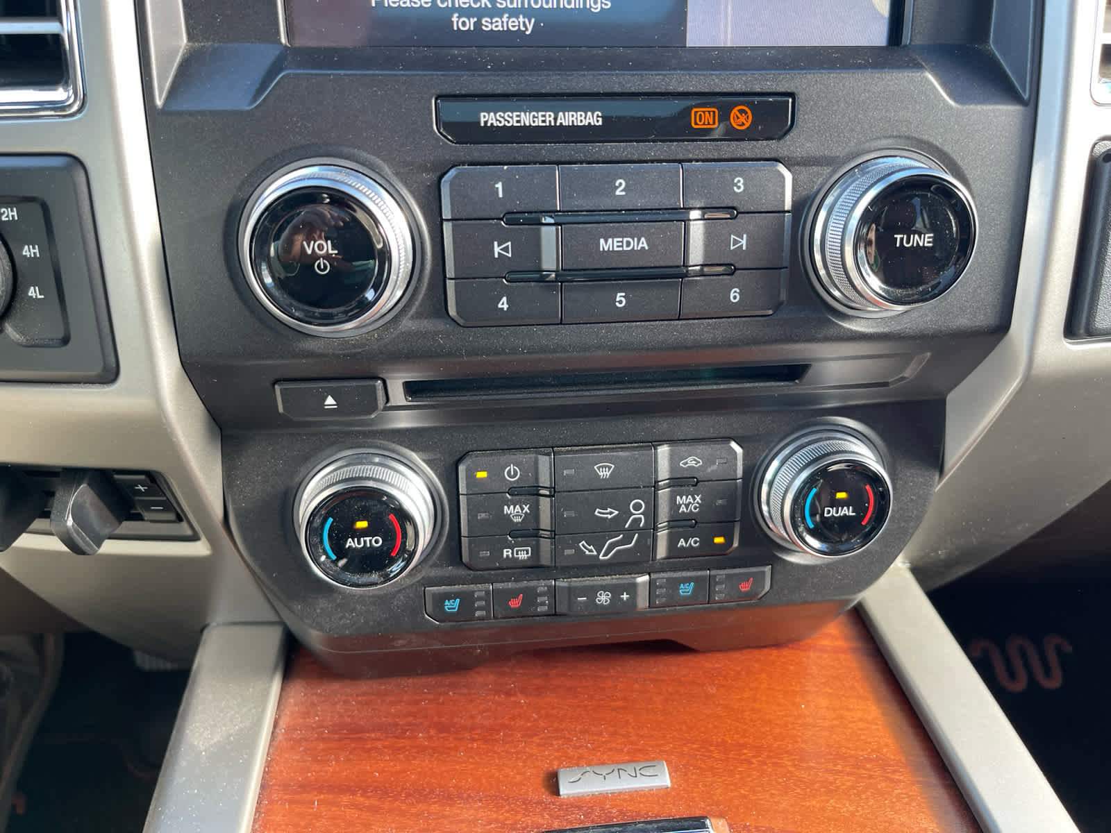 Certified 2018 Ford F250 King Ranch w/ King Ranch Ultimate Package AWD/4WD image 16
