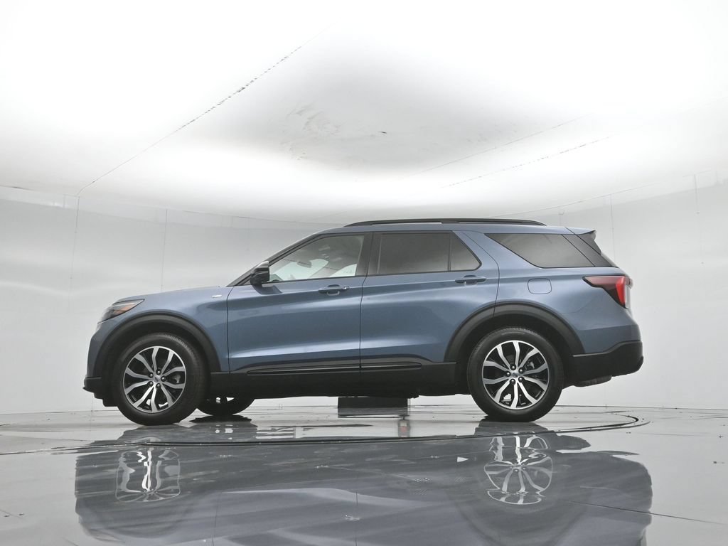 Certified 2025 Ford Explorer ST-Line w/ Premium Package RWD image 56