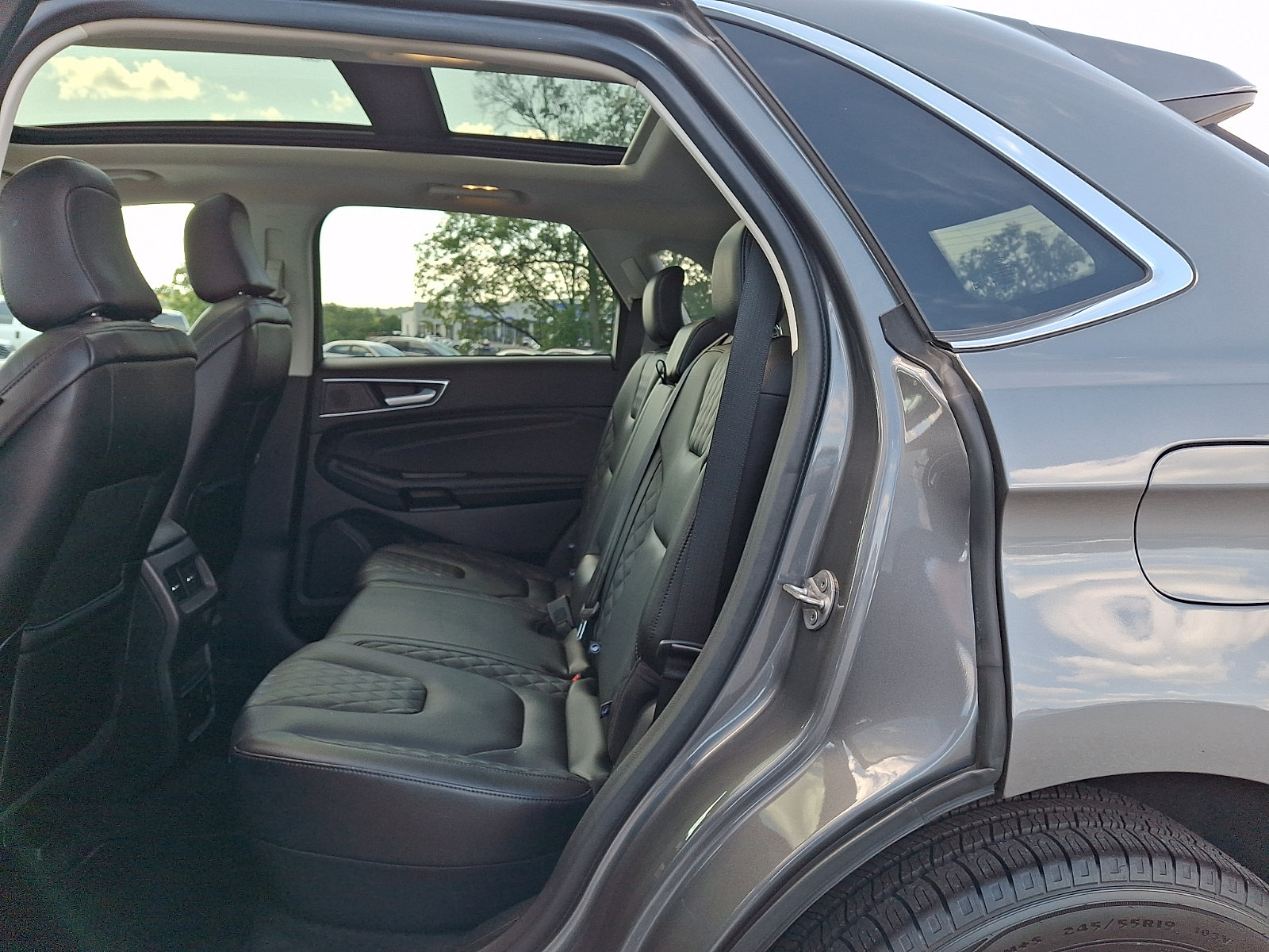 Certified 2023 Ford Edge Titanium w/ Equipment Group 301A AWD/4WD image 11
