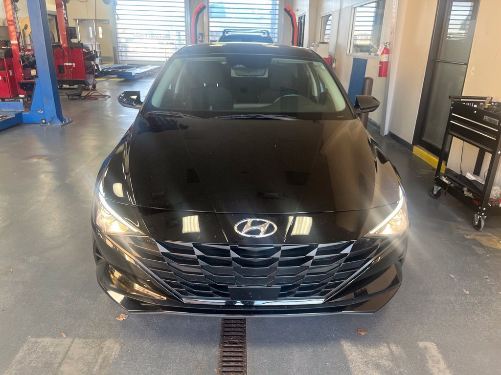 Used 2023 Hyundai Elantra SEL w/ Convenience Package FWD image 12