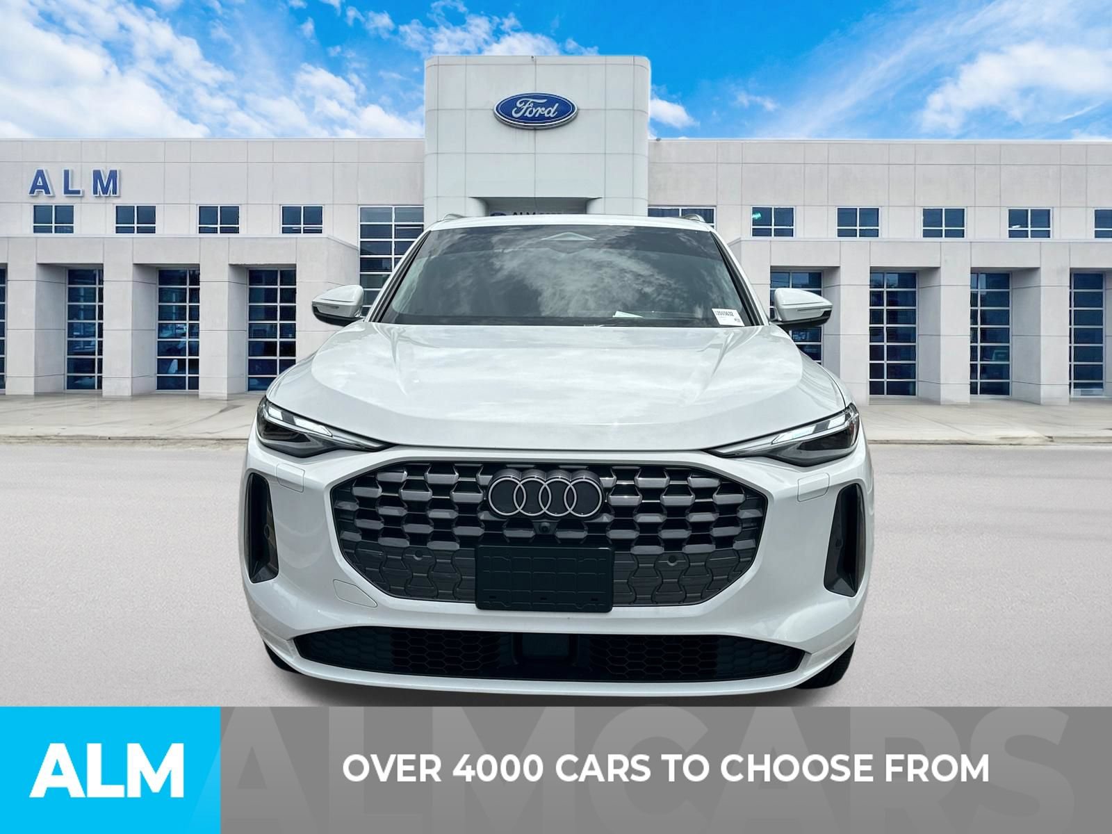Used 2025 Audi Q5 Premium w/ Convenience Package AWD/4WD image 2