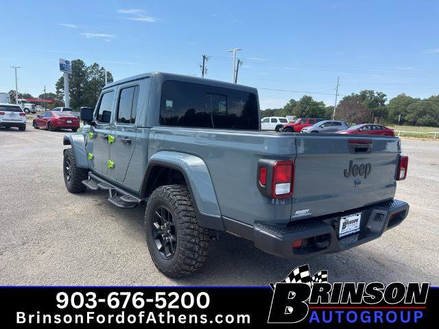 Used 2025 Jeep Gladiator Sport AWD/4WD image 7
