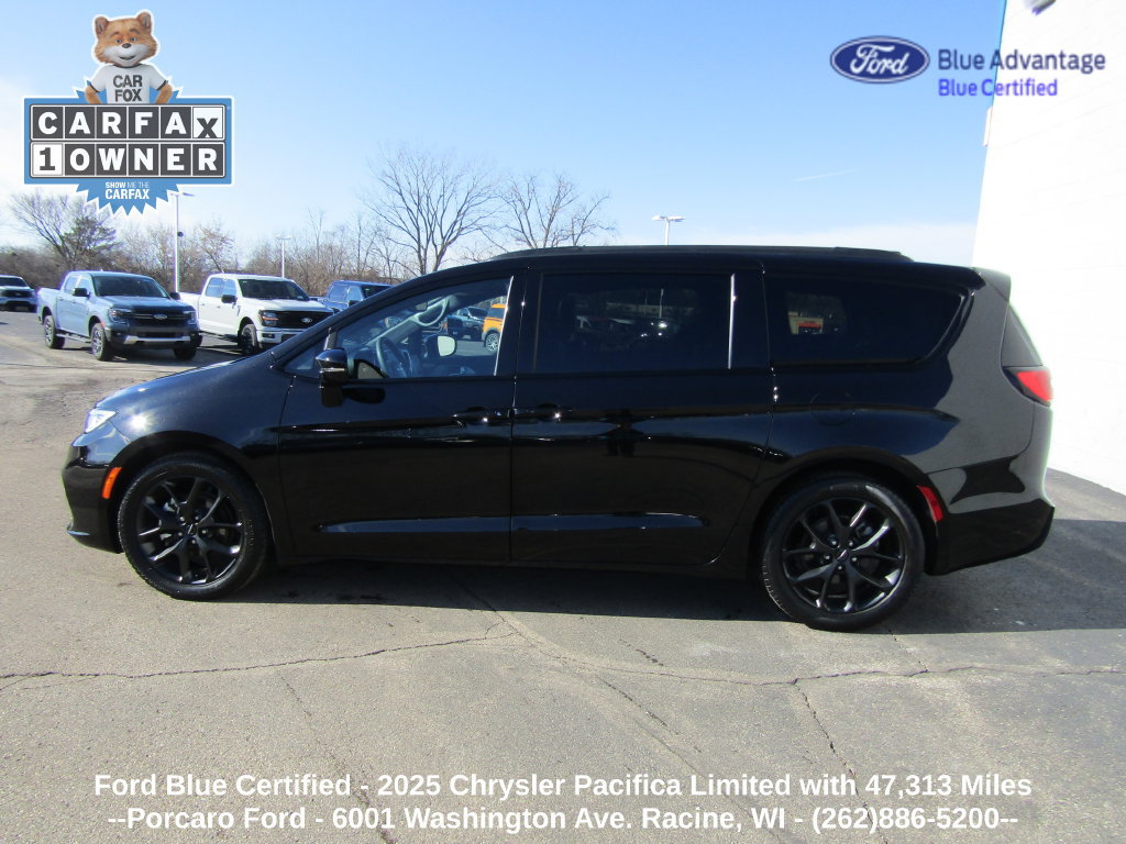 Used 2025 Chrysler Pacifica Limited FWD image 2