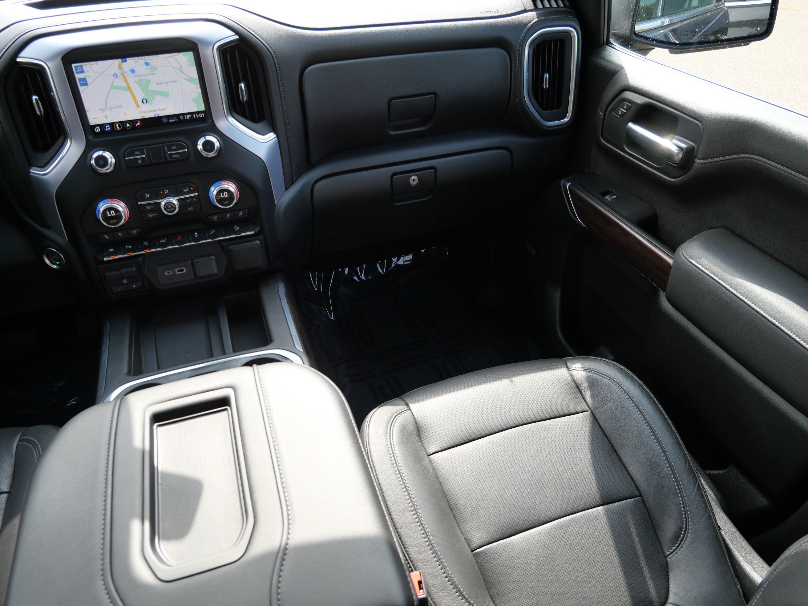 Used 2020 GMC Sierra 1500 SLT w/ SLT Premium Plus Package AWD/4WD image 11