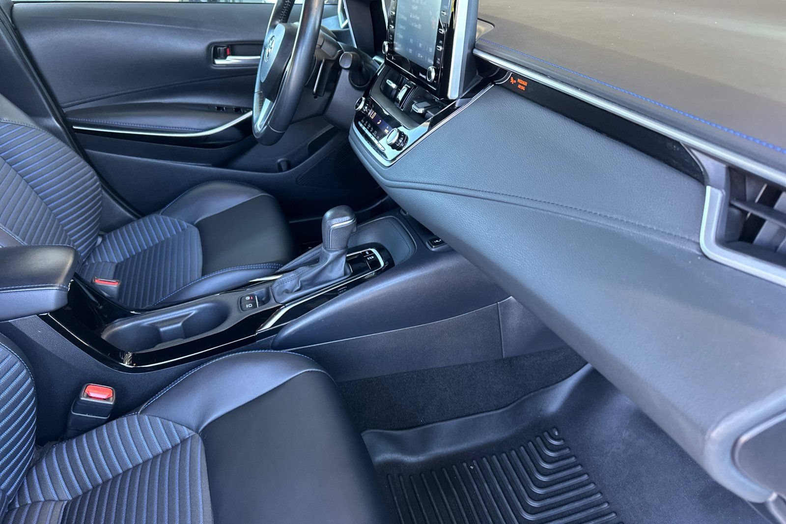 Used 2020 Toyota Corolla XSE w/ Carpet Mat Package (TMS) FWD image 18