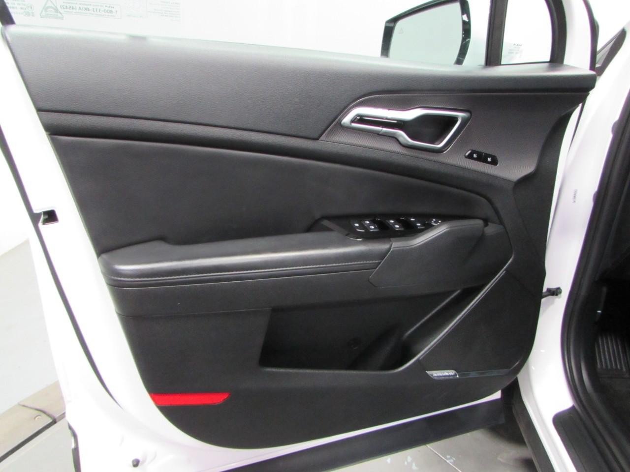 Used 2024 Kia Sportage SX AWD/4WD image 12