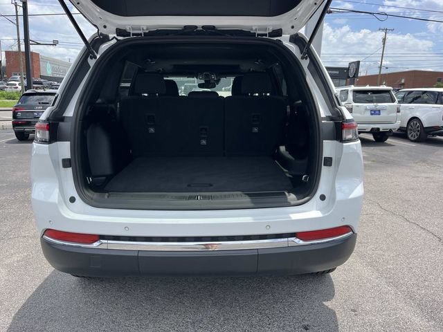 Used 2024 Jeep Grand Cherokee Laredo X AWD/4WD image 15