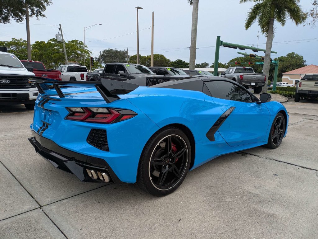 Used 2021 Chevrolet Corvette Stingray Premium Conv w/ Z51 Performance Package RWD image 4
