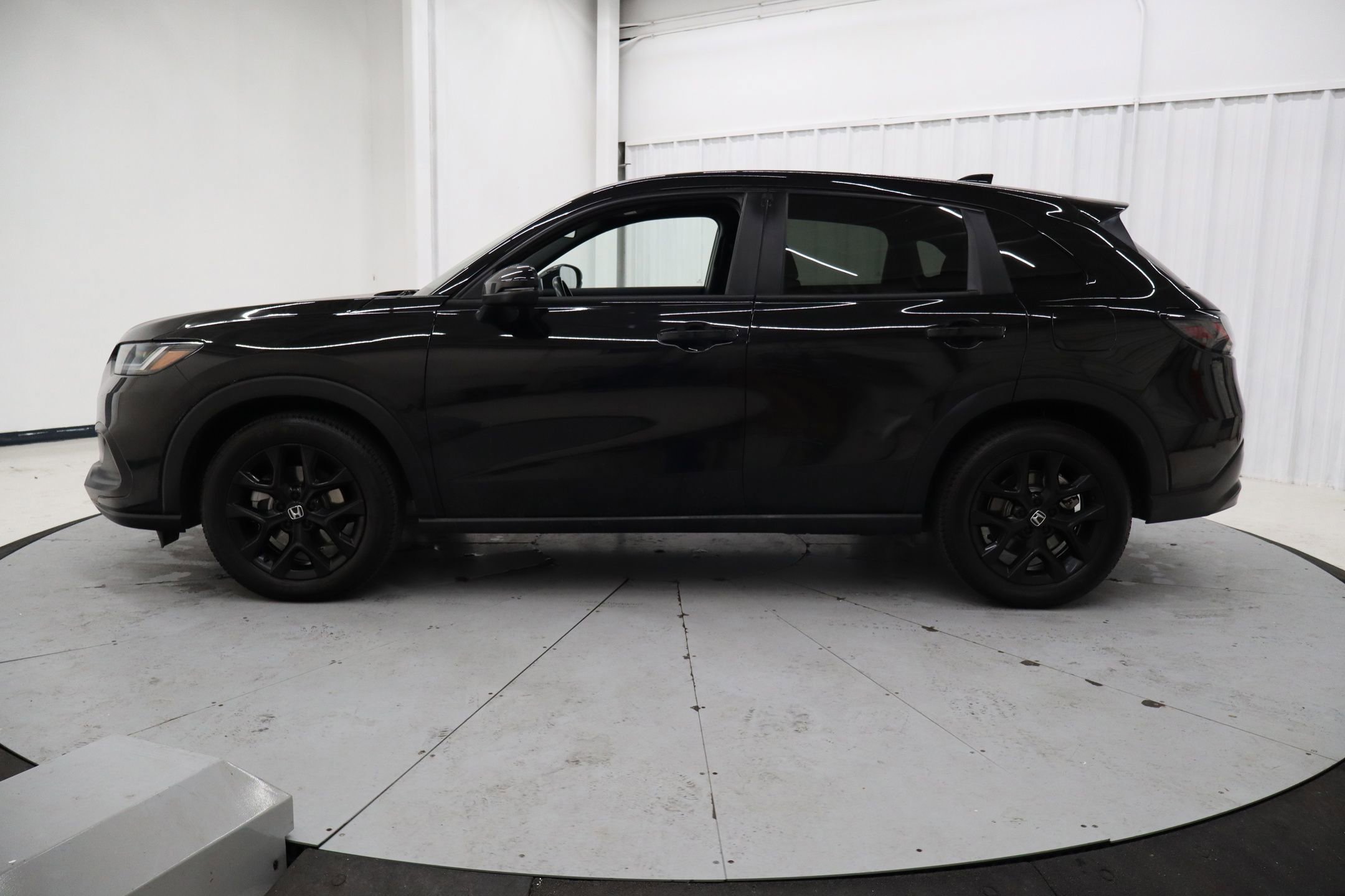 Used 2023 Honda HR-V Sport image 4