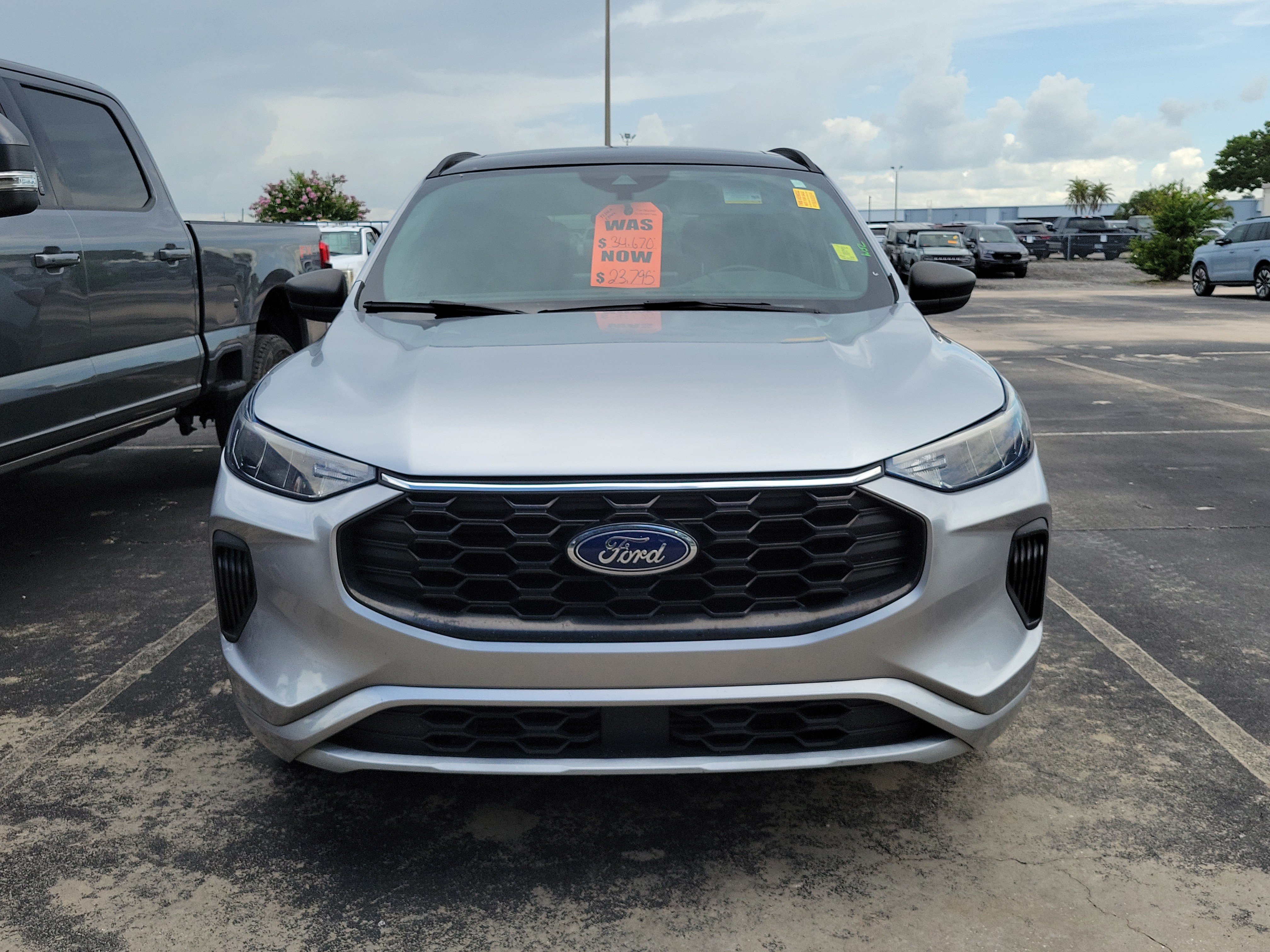 Certified 2023 Ford Escape ST-Line w/ Tech Pack #1 FWD image 2