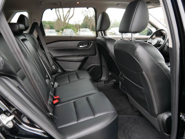 Used 2023 Nissan Rogue SV w/ SV Premium Package AWD/4WD image 13