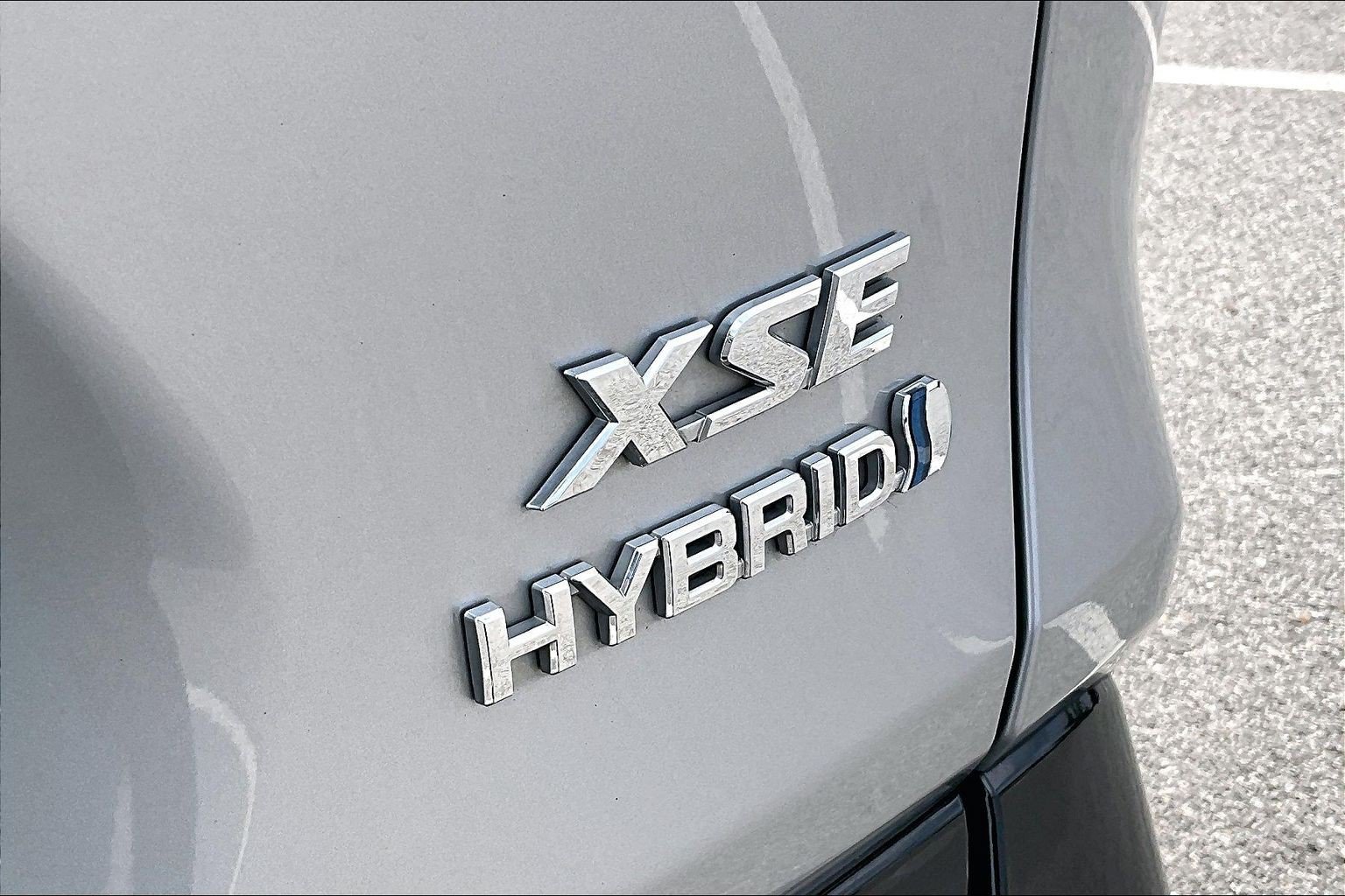 Used 2023 Toyota RAV4 XSE AWD/4WD image 24