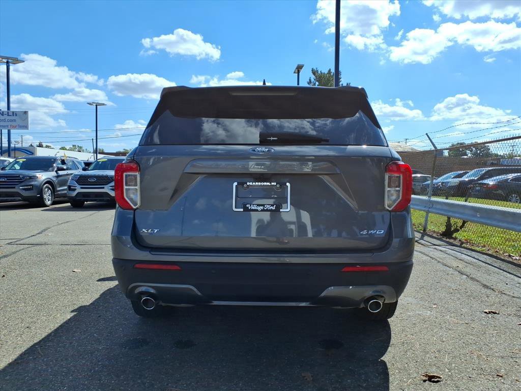 Certified 2023 Ford Explorer XLT w/ Equipment Group 202A image 3