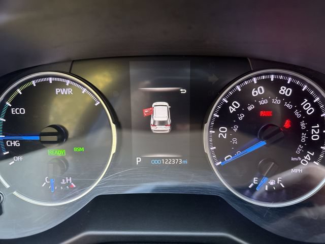 Used 2019 Toyota RAV4 LE w/ Carpet Mat Package AWD/4WD image 15