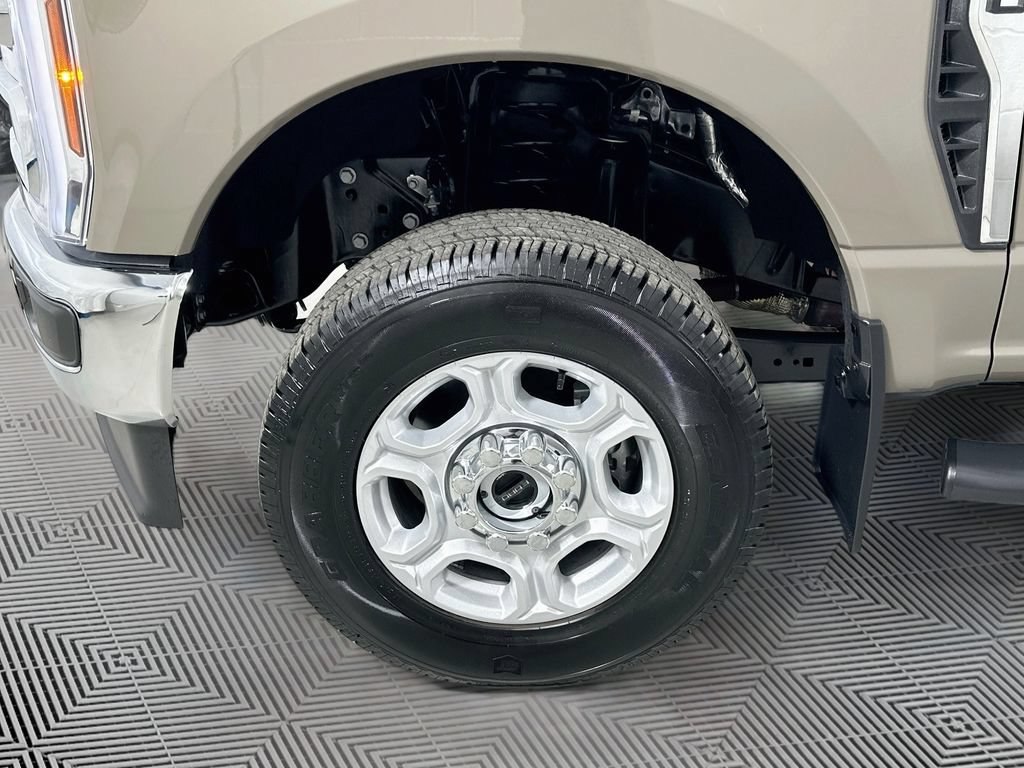 Certified 2026 Ford F350 XLT w/ XLT Premium Package AWD/4WD image 25