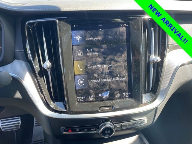 Used 2022 Volvo S60 B5 R-Design image 12