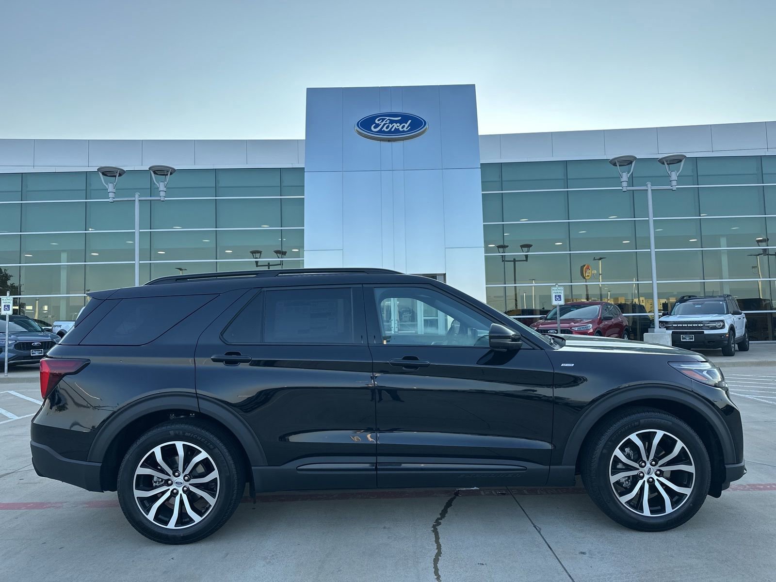 Certified 2025 Ford Explorer ST-Line image 12