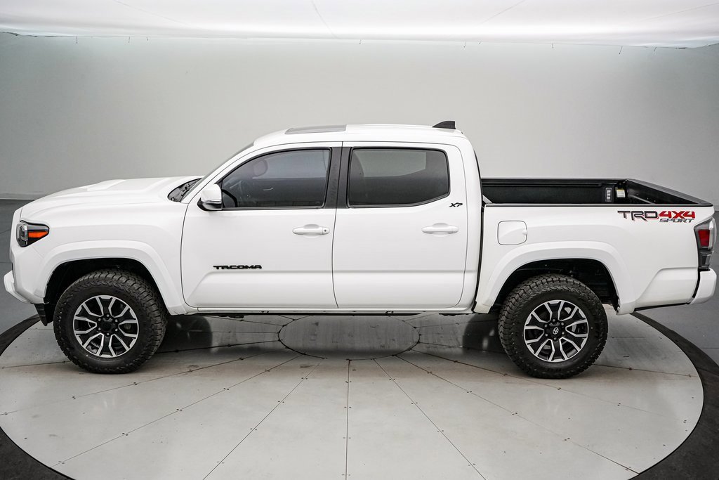 Used 2022 Toyota Tacoma TRD Sport image 2