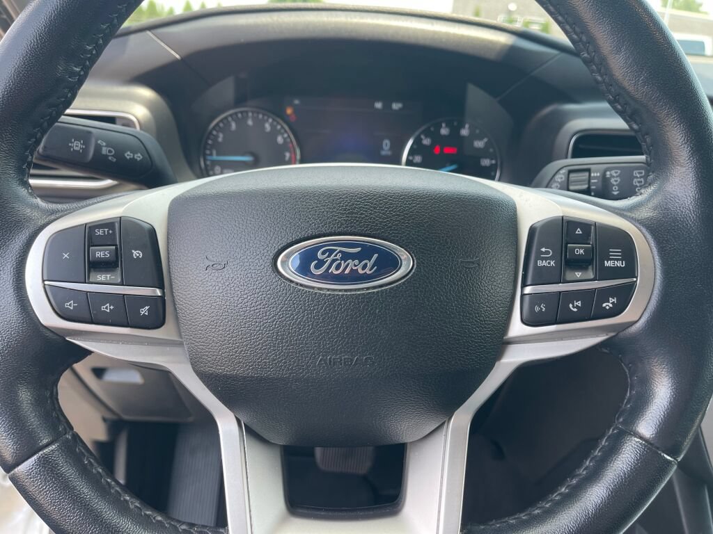 Certified 2023 Ford Explorer XLT w/ Equipment Group 202A AWD/4WD image 18