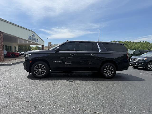 Used 2022 Chevrolet Suburban LT AWD/4WD image 6