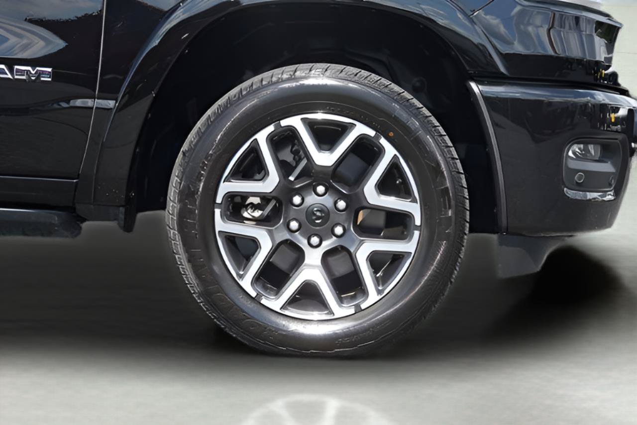Used 2025 RAM 1500 Laramie w/ Laramie Southwest Edition AWD/4WD image 4