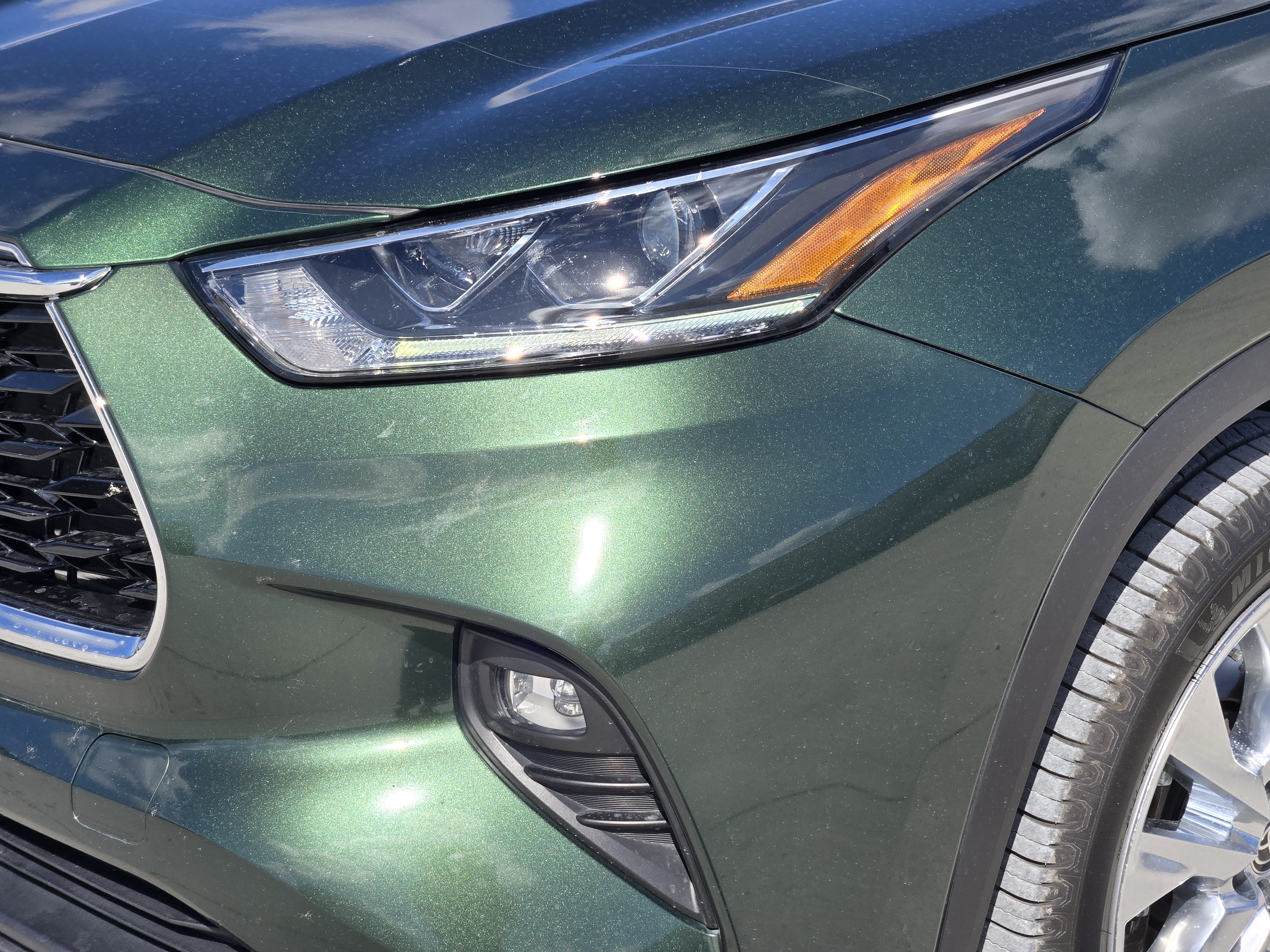 Used 2023 Toyota Highlander Limited FWD image 9