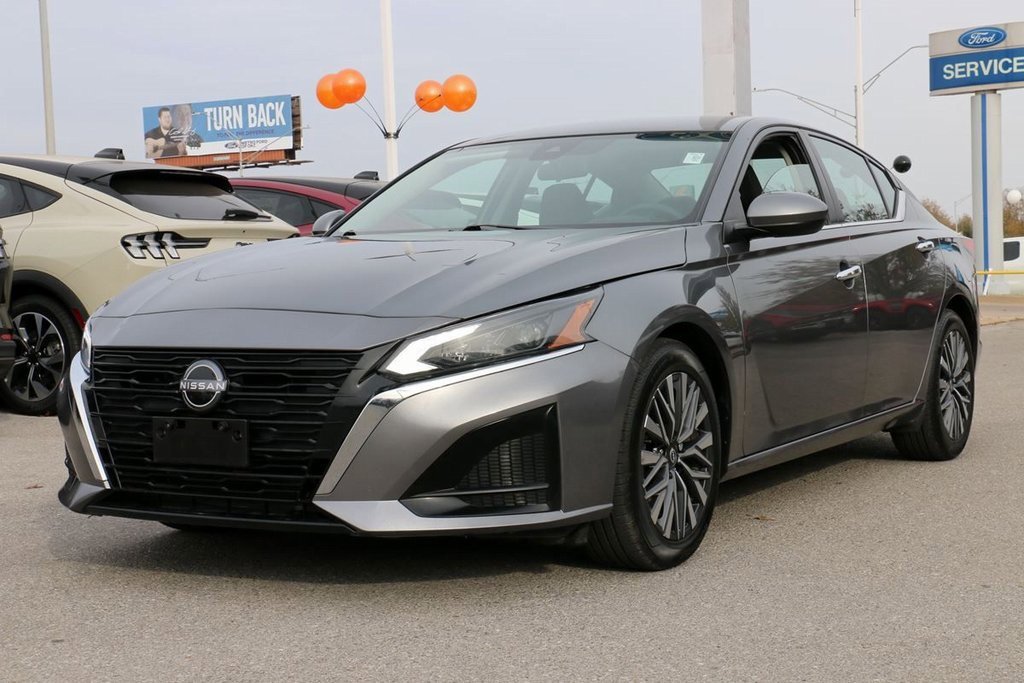 Used 2023 Nissan Altima 2.5 SV