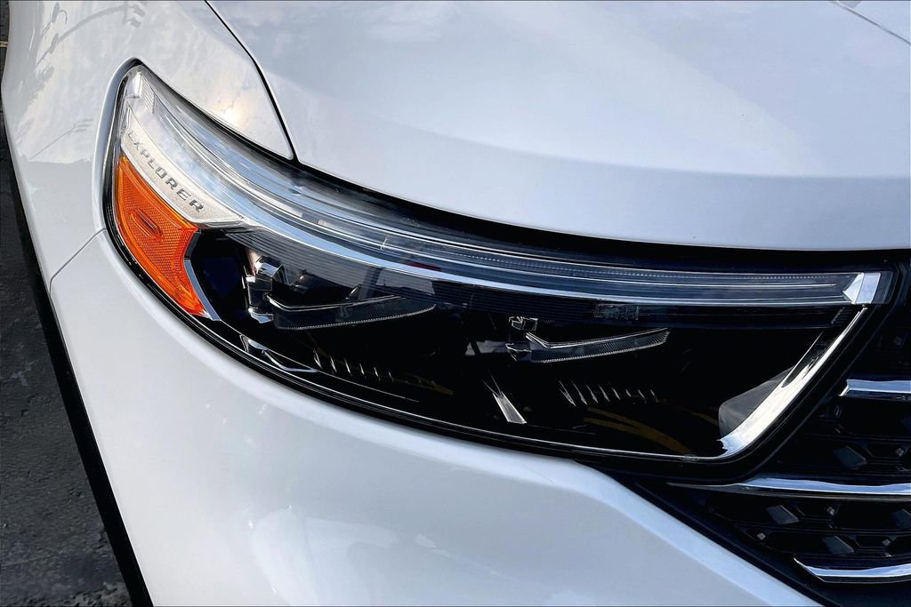 Certified 2023 Ford Explorer XLT w/ Equipment Group 202A image 25