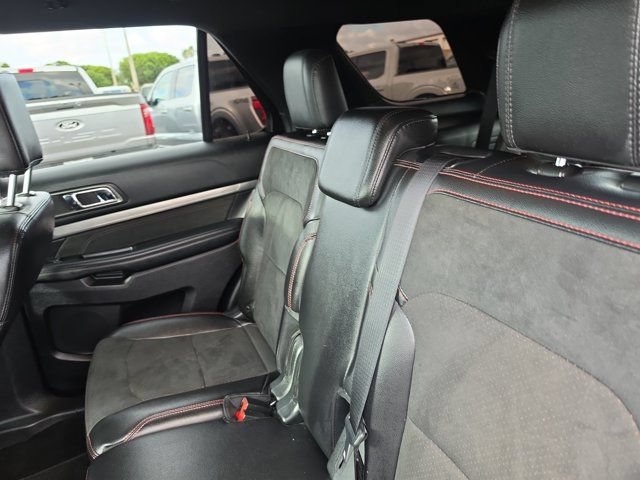 Certified 2019 Ford Explorer XLT w/ Equipment Group 202A FWD image 19