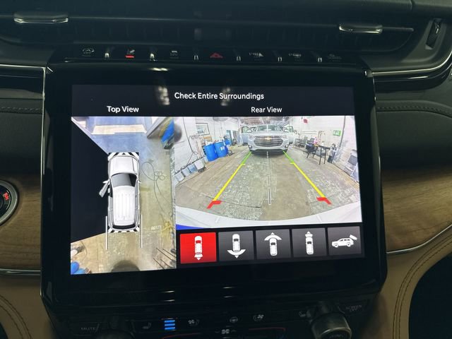 Used 2024 Jeep Grand Cherokee L Summit AWD/4WD image 18