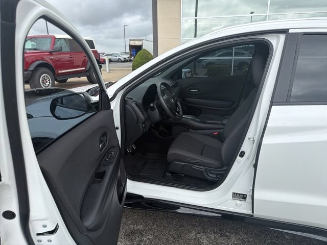 Used 2022 Honda HR-V Sport image 9